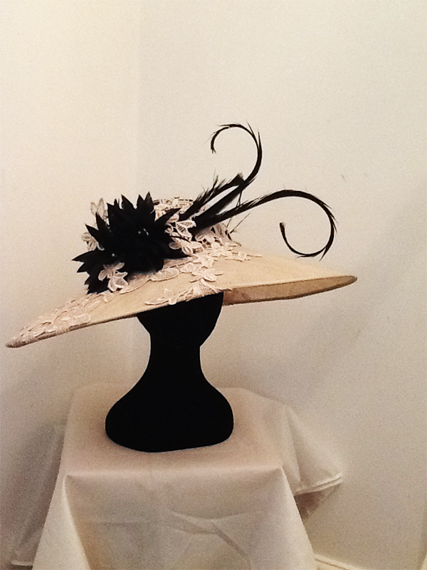 Hat 1869 Nude/Black